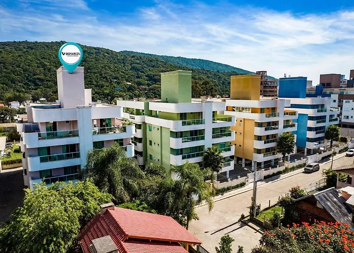 Ap 2 Quartos, Sacada Com Churrasqueira E Piscina Bombinhas